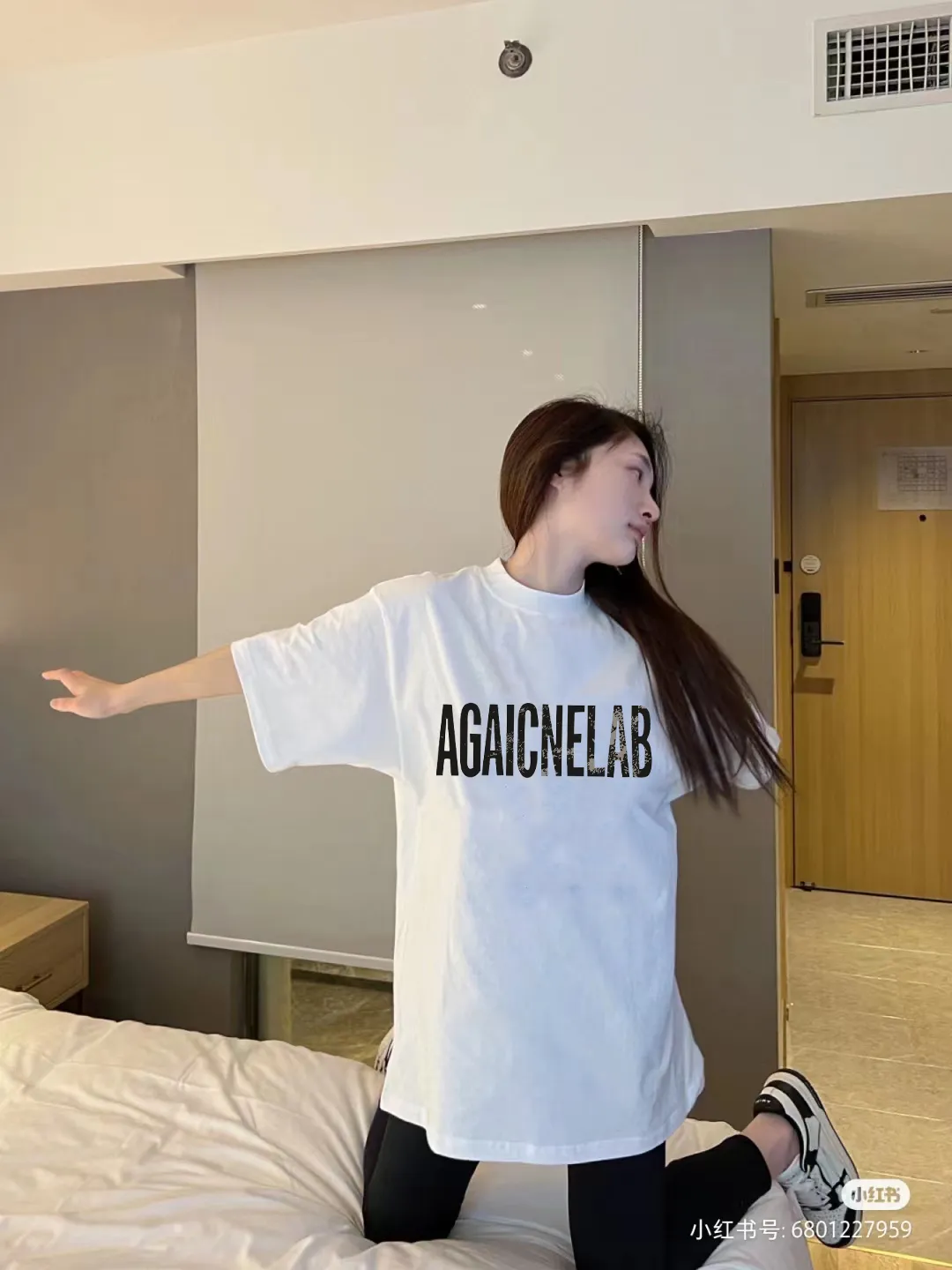 P80✨🔥 BALENCIAGA Paris lettering printed short-sleeved T-shirt. Custom-woven and dyed 300 grams of combed cotton heavyweight fabric. Zero color difference in threads. Perfect details. Different from the current currency version. Welcome to compare. Same Style for men and women. Must-sell in the picture above. Color: White Black Size: 1 2 3 4